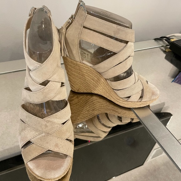 Nude suede Wedges - Picture 2 of 6